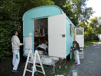 Lehrlingsarbeit am Materialwagen vom Spielplatz Siehbach